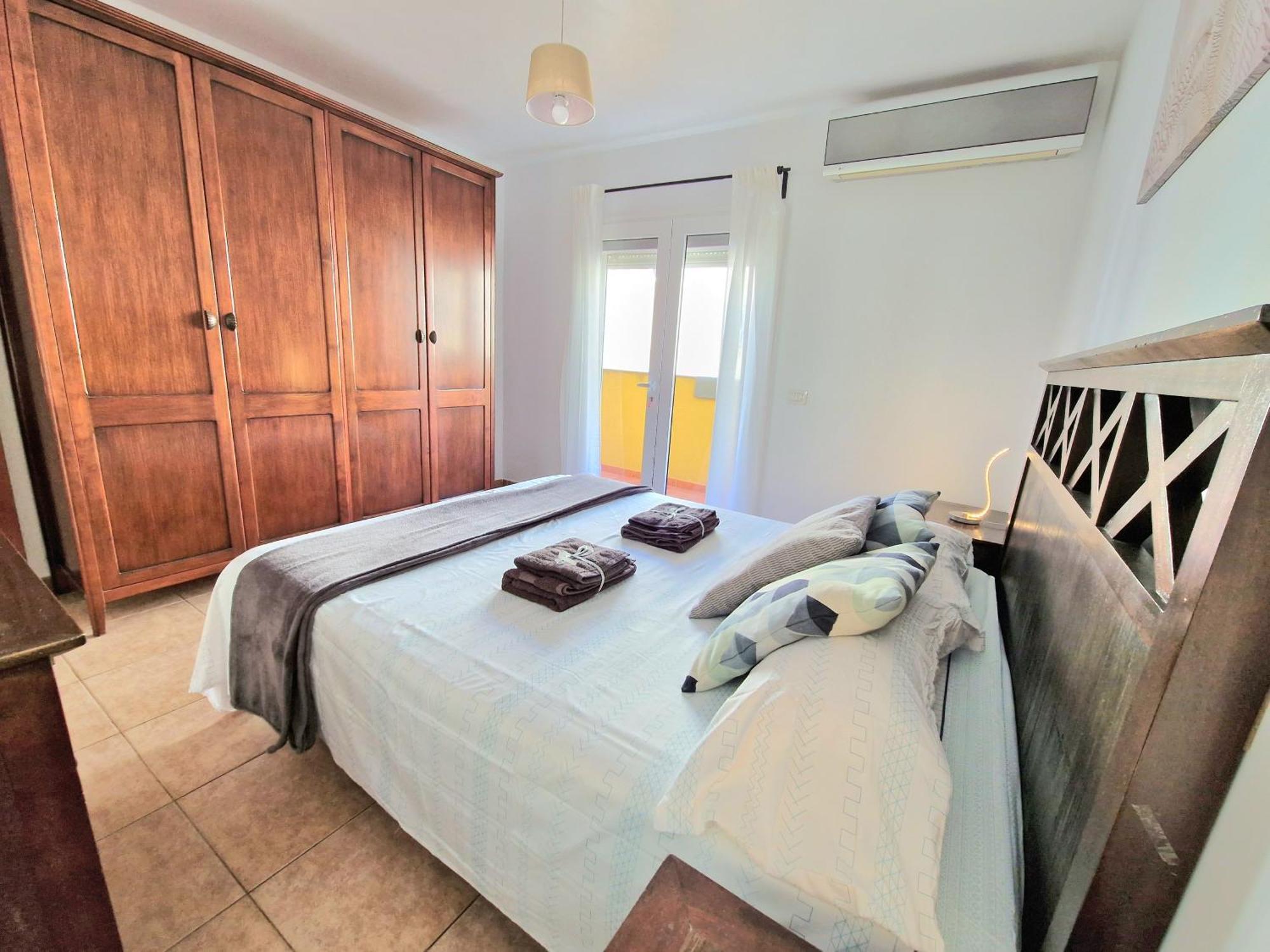 Spacious Independent Chalet Next The Airport - Sea Сан-Исидро Экстерьер фото